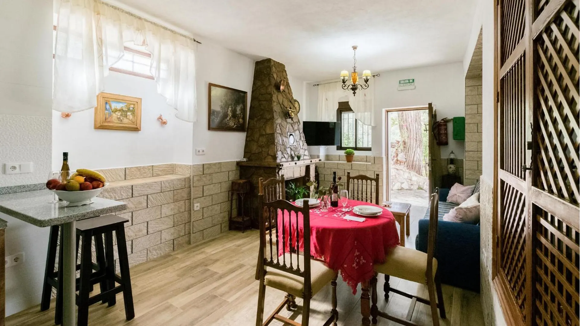 Amazing Apartment In Iznajar With Kitchen